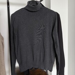 Turtleneck Sweater (Grey)